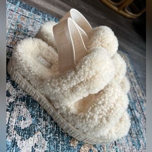 UGG Women's Oh Fluffita Sheepskin Slipper Slide Sandal - Brand New - Size 6